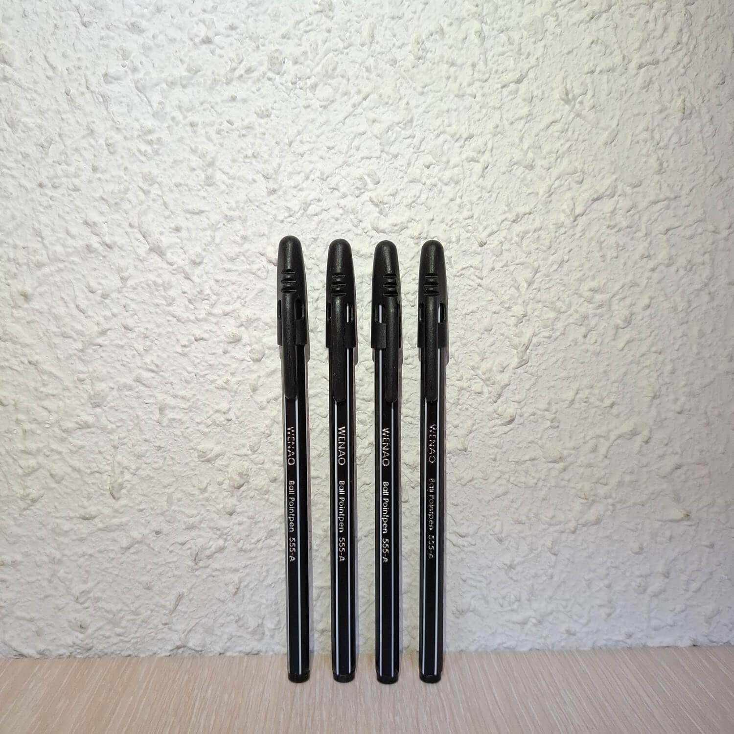 Ручка шариковая WENAO 555 черная